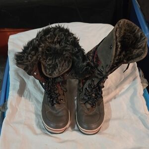 7/8 Grey Fur Lined Winter Aztec Boots